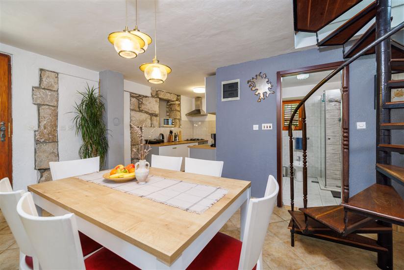 Apartment A1, for 6 persons