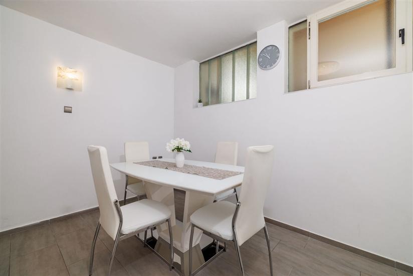 Apartment A1, for 3 persons