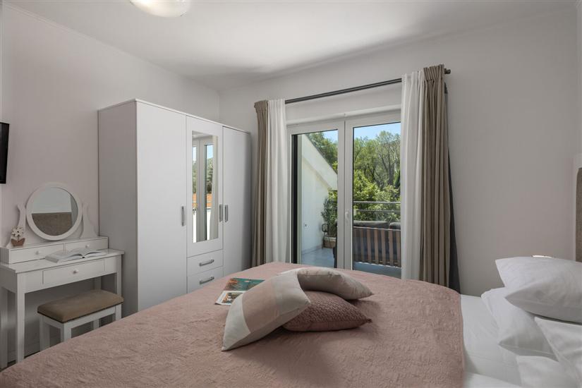 House K1, for 8 persons