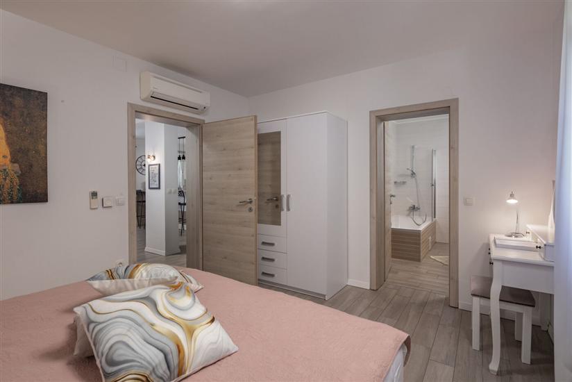 House K1, for 8 persons