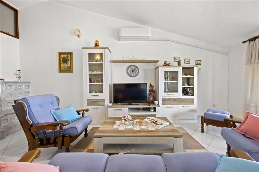 Apartment A1, for 5 persons