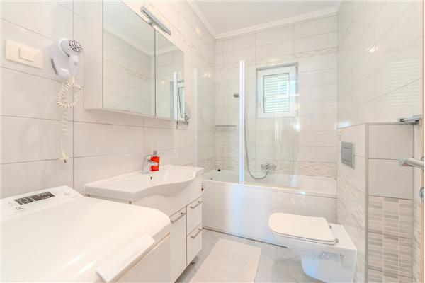 Apartment A3, for 6 persons