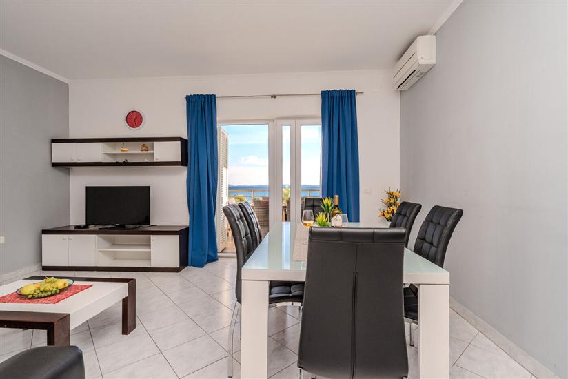 Apartment A4, for 6 persons