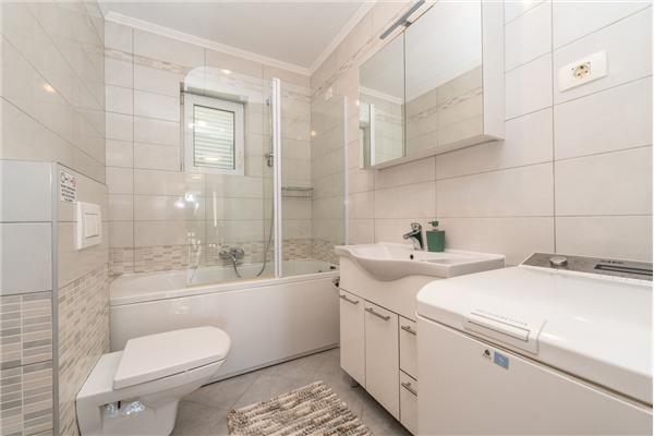 Apartment A6, for 6 persons