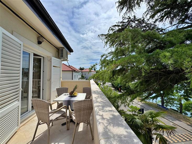 Apartment A4, for 4 persons