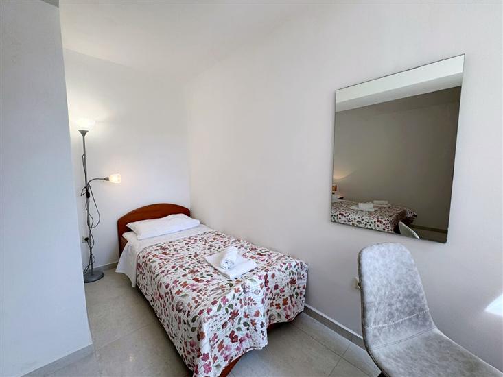 Apartment A5, for 4 persons