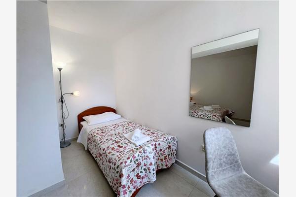 Apartment A5, for 4 persons