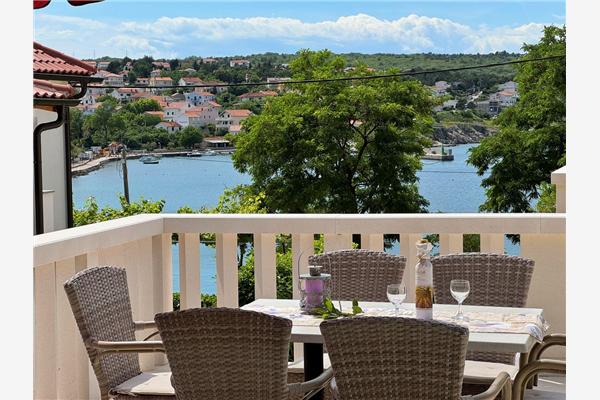 Apartment A6, for 5 persons