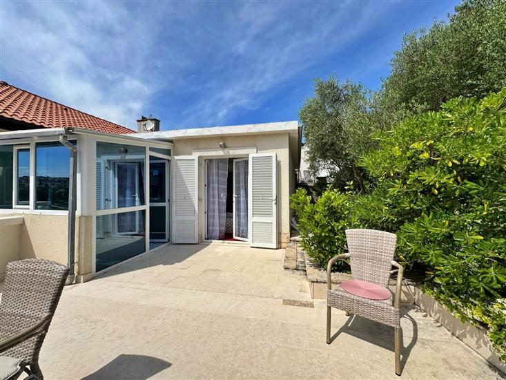 Apartment A6, for 5 persons