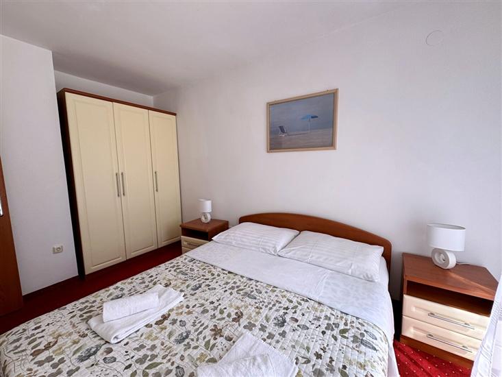Apartment A6, for 5 persons