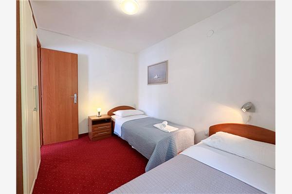 Apartment A6, for 5 persons