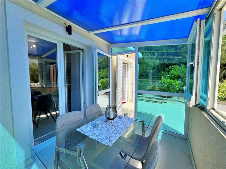 Apartment A6, for 5 persons