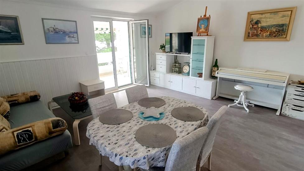 Apartment A4, for 3 persons