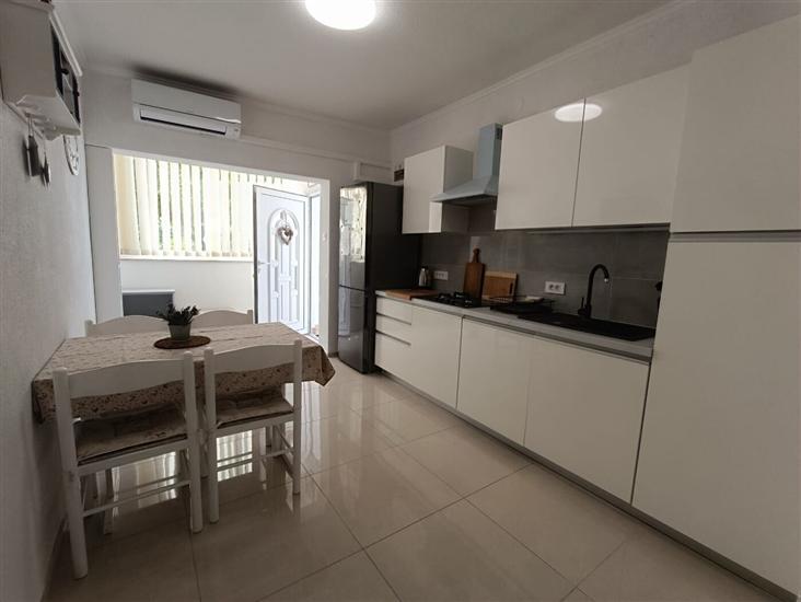 Apartment A2, for 3 persons