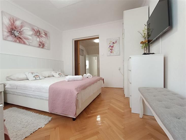 Apartment A2, for 3 persons