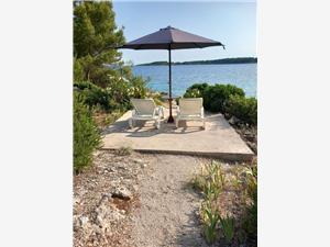 House Garma Vela Luka - island Korcula, Size 70.00 m2, Airline distance to the sea 10 m