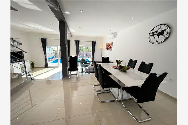 Hiša K1, na 7 osebe