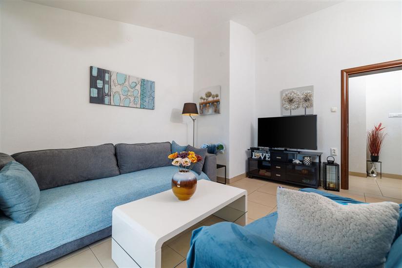 Apartment A1, for 6 persons