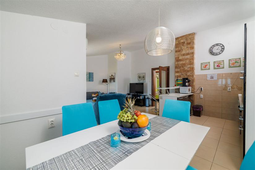 Apartment A1, for 6 persons