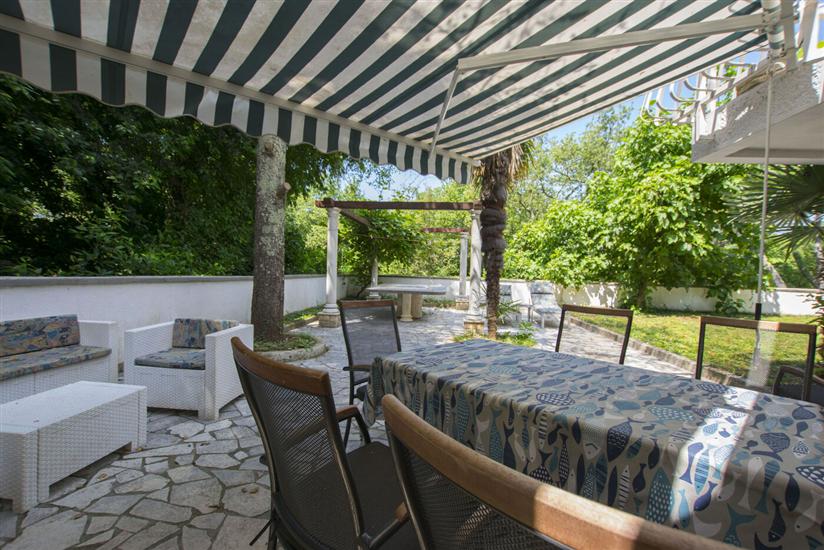 Apartment A1, for 5 persons