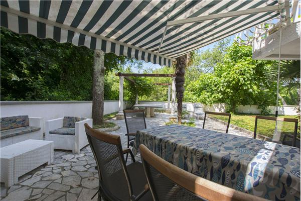 Apartment A1, for 5 persons