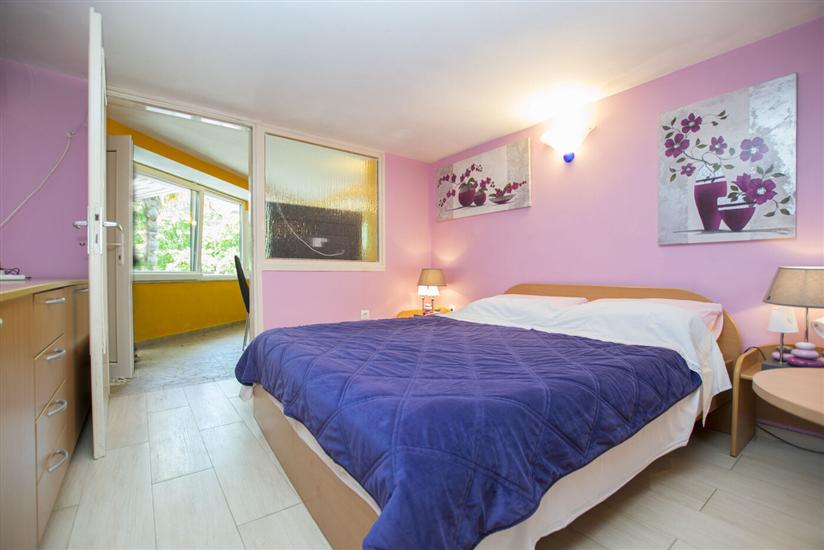 Apartment A1, for 5 persons