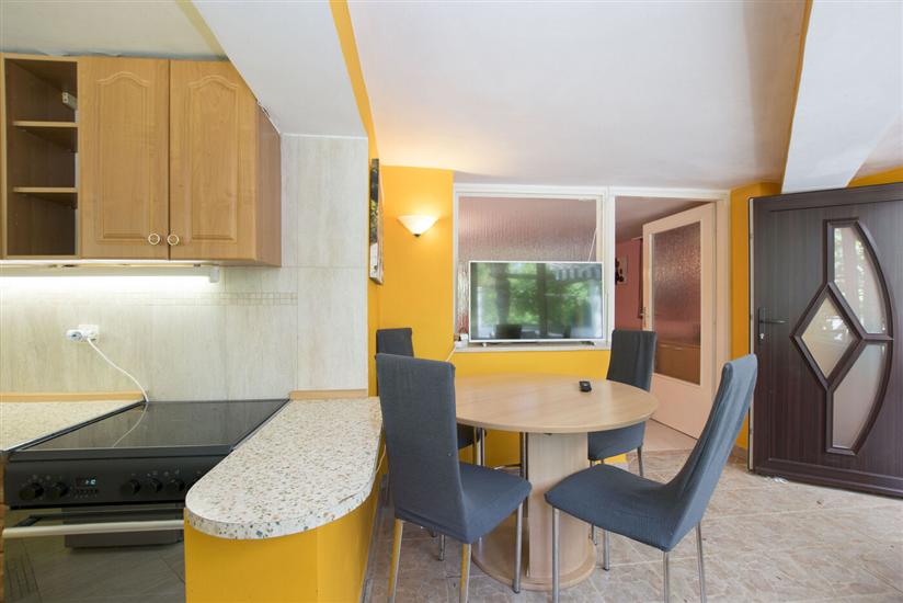 Apartment A1, for 5 persons