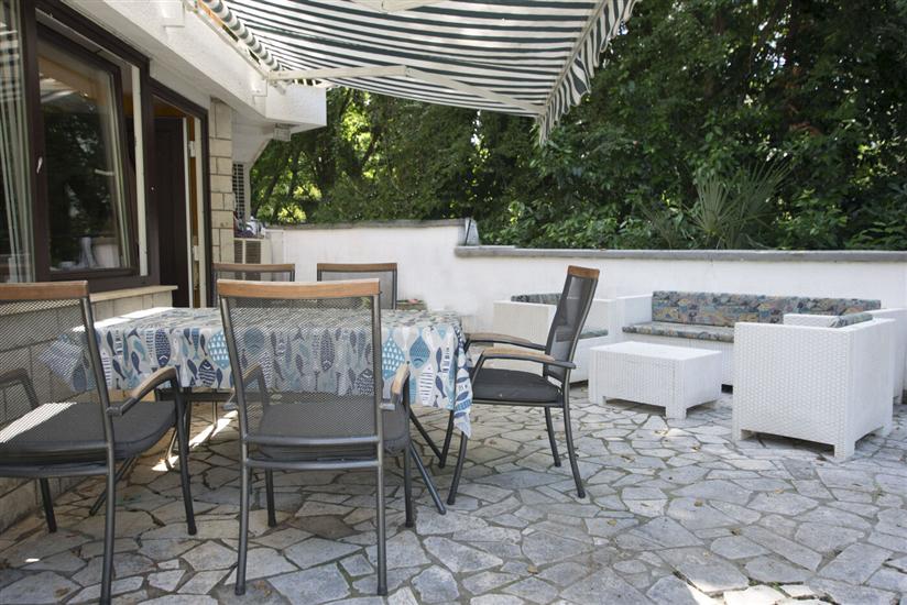 Apartment A1, for 5 persons