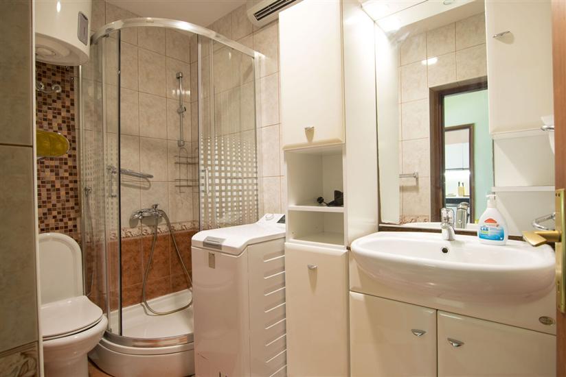 Apartment A2, for 6 persons