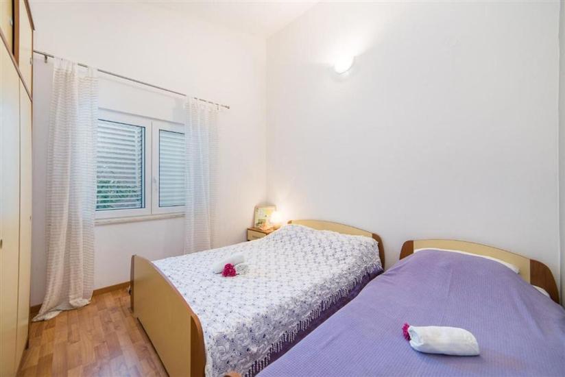 Apartment A2, for 5 persons