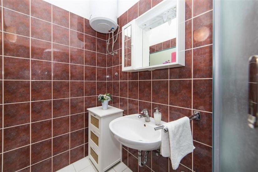 Apartment A2, for 5 persons