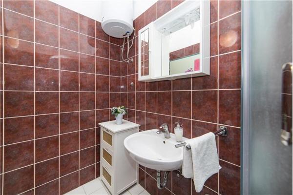 Apartment A2, for 5 persons