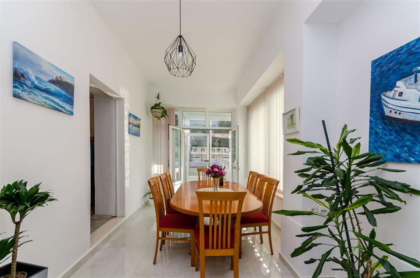 Apartment A1, for 8 persons