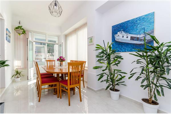 Apartment A1, for 8 persons