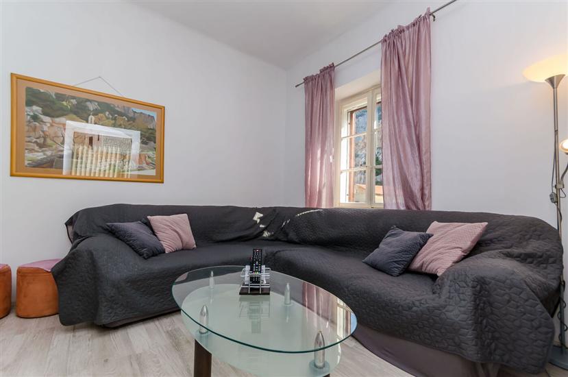 Apartment A1, for 8 persons