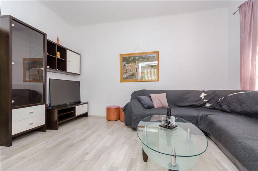 Apartment A1, for 8 persons