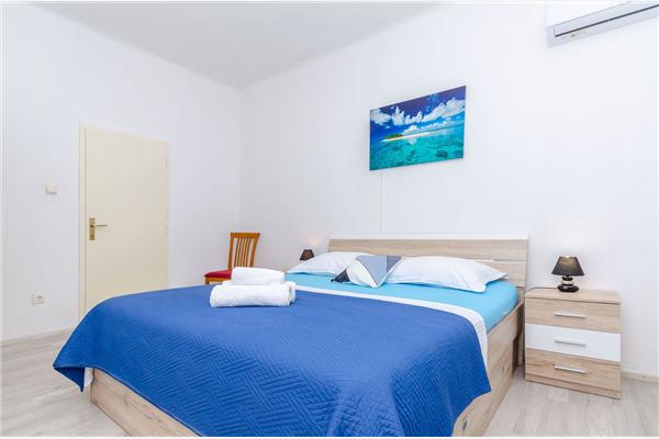 Apartment A1, for 8 persons