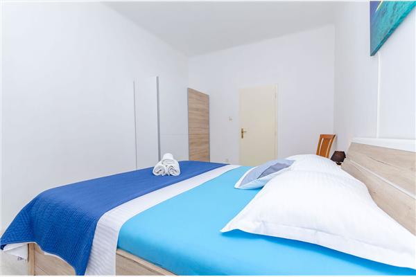 Apartment A1, for 8 persons