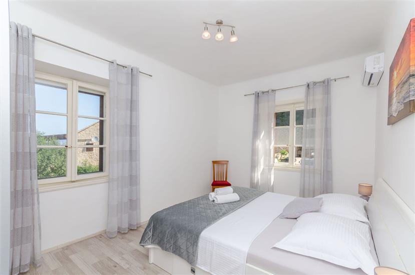 Apartment A1, for 8 persons