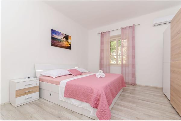 Apartment A1, for 8 persons