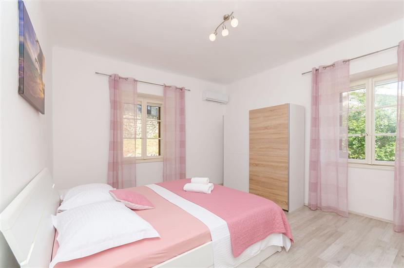 Apartment A1, for 8 persons