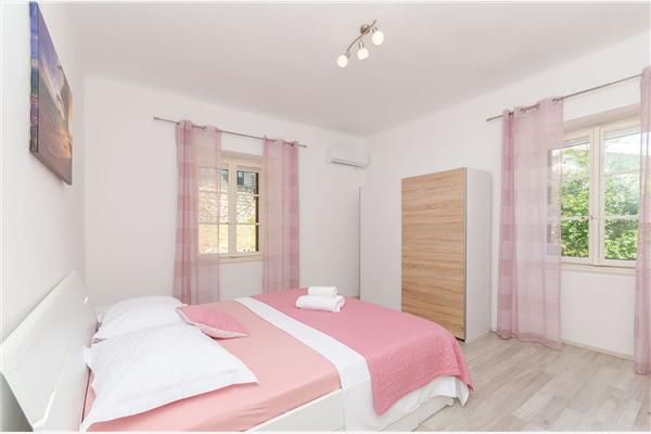 Apartment A1, for 8 persons