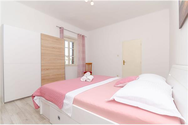 Apartment A1, for 8 persons