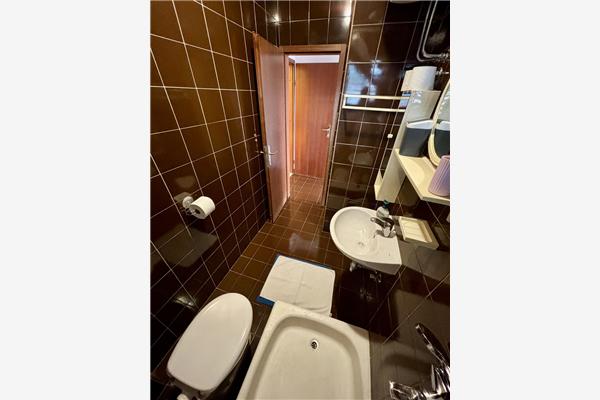 Room S1, for 2 persons