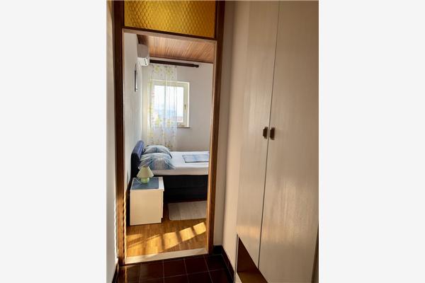 Room S1, for 2 persons