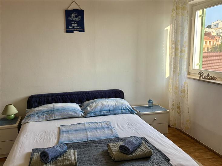 Room S1, for 2 persons