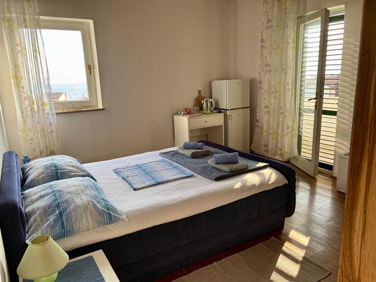 Room S1, for 2 persons