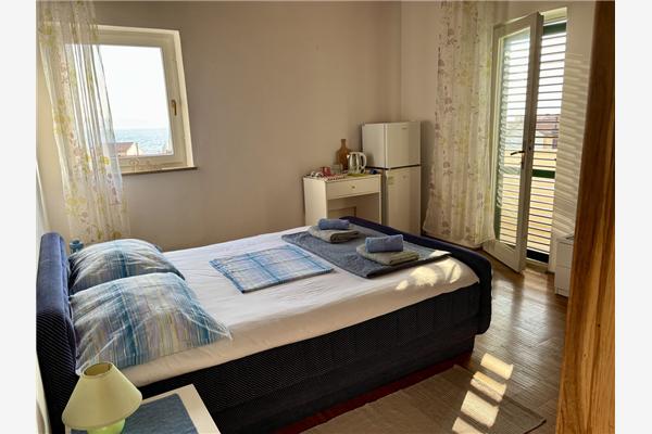 Room S1, for 2 persons