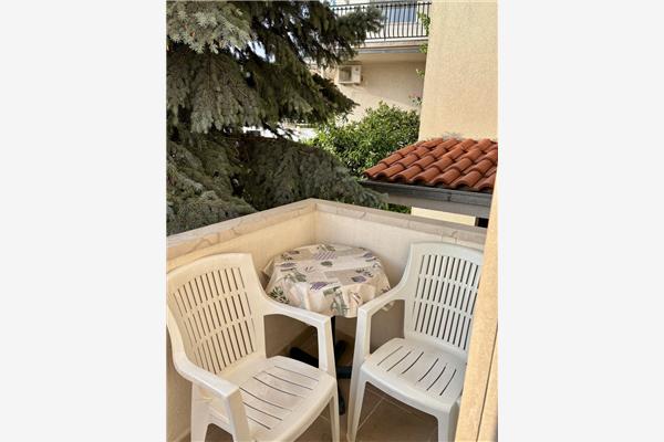 Room S1, for 2 persons