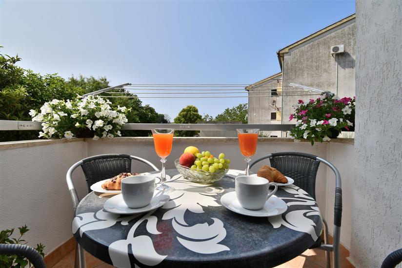 Apartment A1, for 6 persons